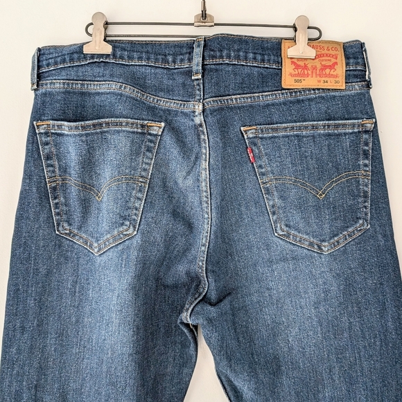 Classic Levi's 505 Men's Blue Denim Jeans ~ Size 34 x 30 - Picture 4 of 9